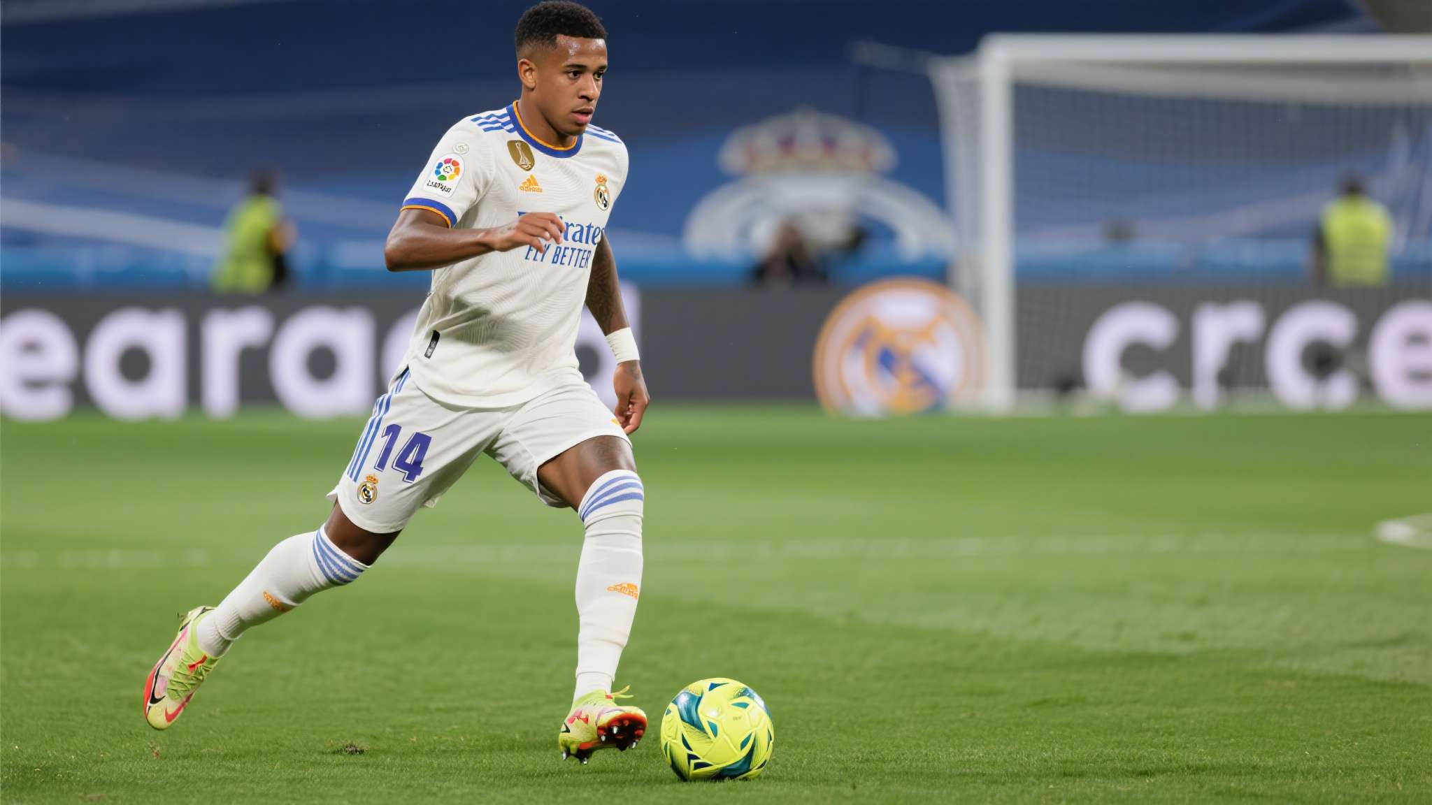 TEAMtalk:楚阿梅尼是非卖品,皇马与球员正谈新合同 TEAMtalk:楚阿梅尼是非卖品,皇马与球员正谈新合同